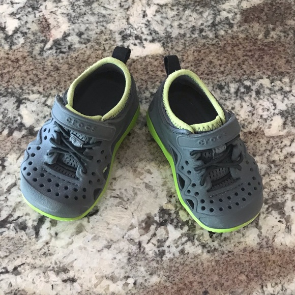 CROCS water/shoe sandal - Picture 2 of 4